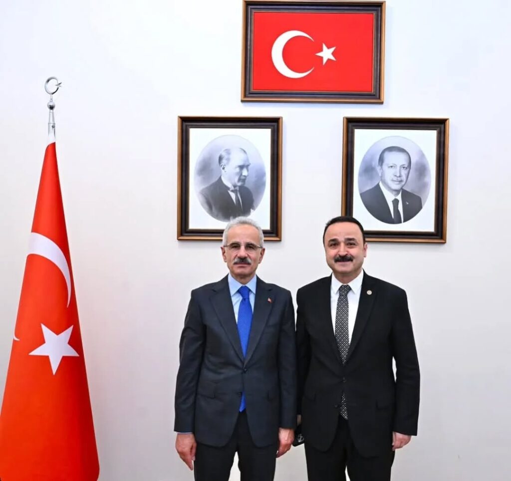 Milletvekilleri Uraloğlu’nu Ziyaret Etti: Ordu’nun Ulaştırma Yatırımları Masaya Yatırıldı